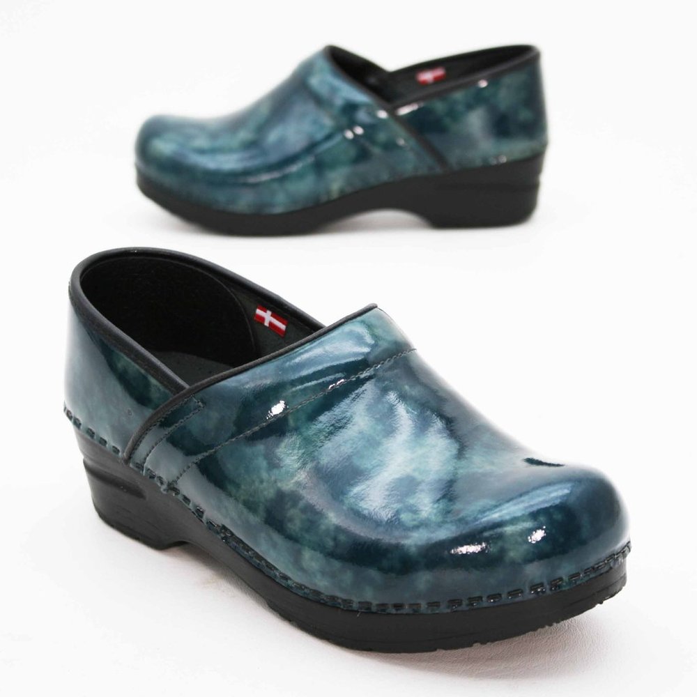 Sanita Ladies 38 (7.5-8) Patent Platform Stapled